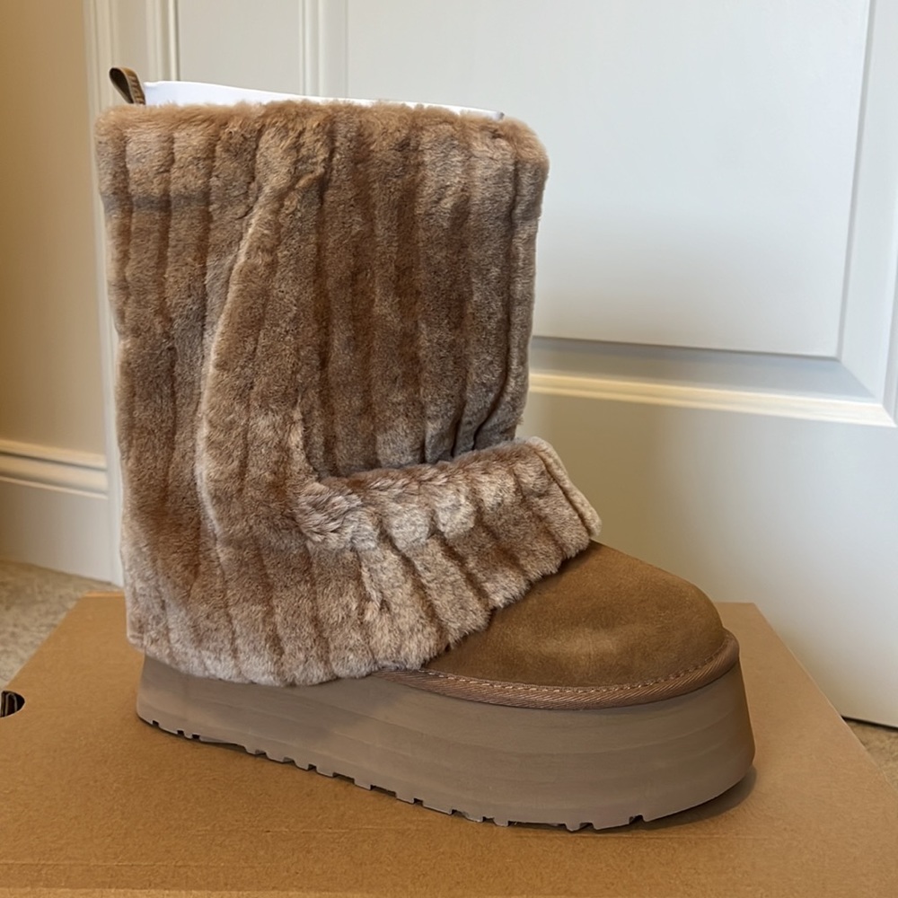 UGGS Classic Short Sherpa Corduroy Boot